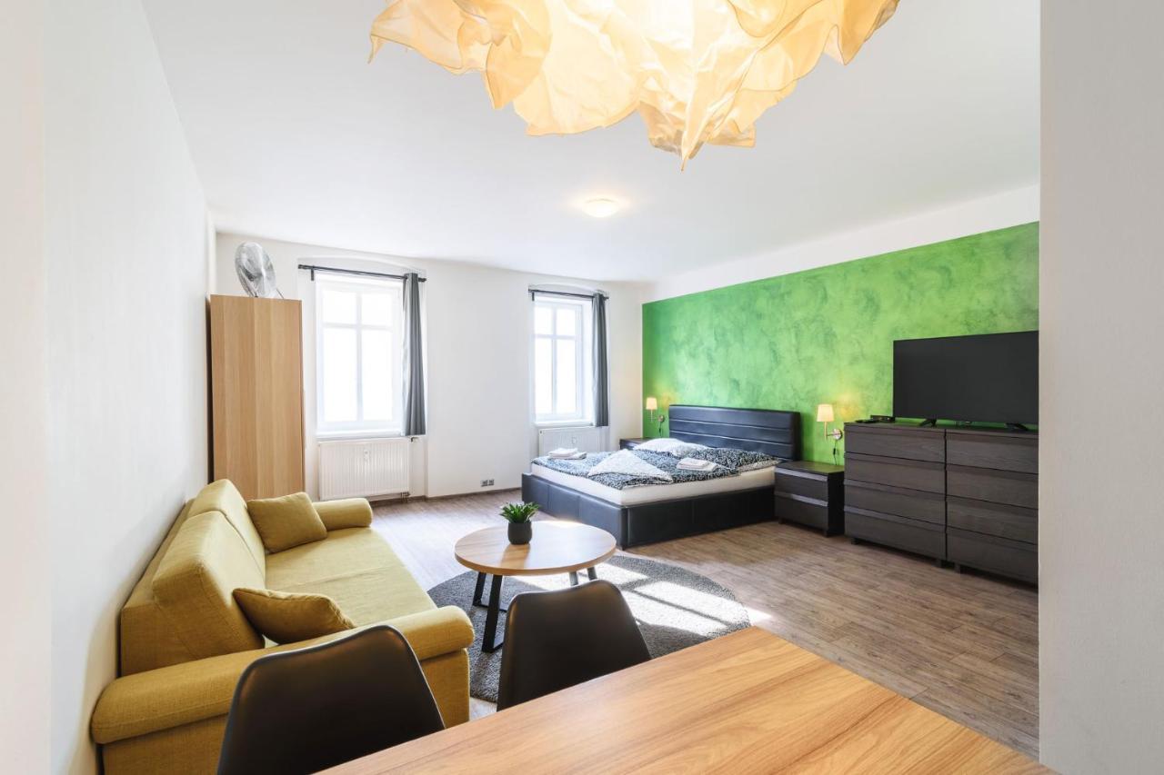 Pilsner Apartments Plzen Bagian luar foto