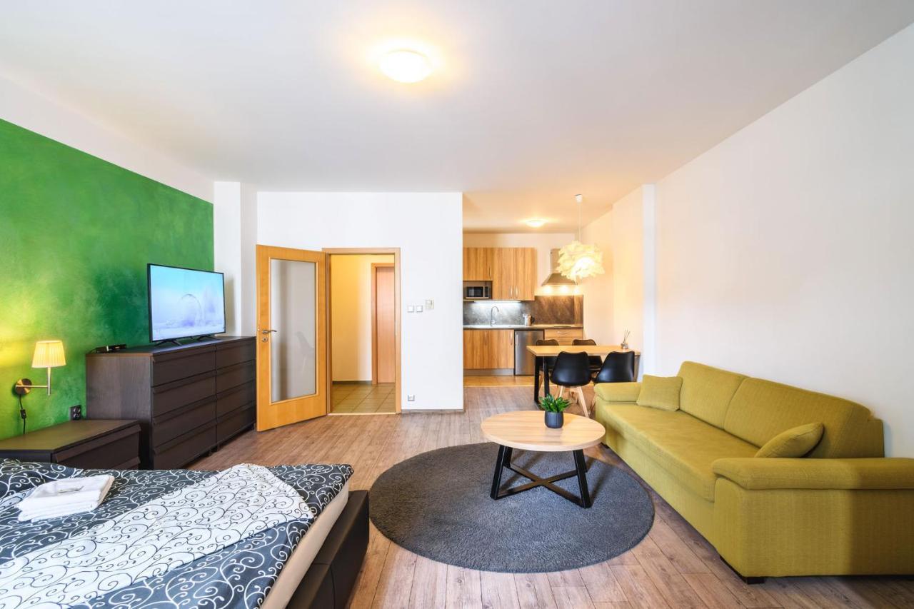 Pilsner Apartments Plzen Bagian luar foto